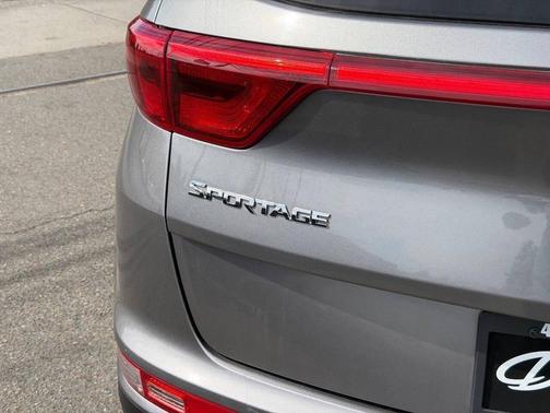 Mineral Silver 2017 Kia Sportage EX