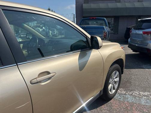 2013 Toyota Highlander SE