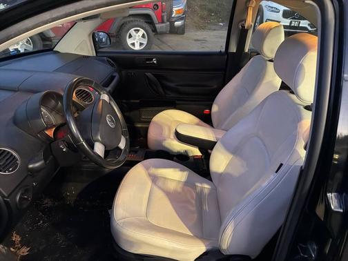 2010 Volkswagen New Beetle 2.5L