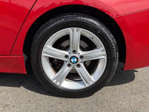 Melbourne Red Metallic 2014 BMW 320 i