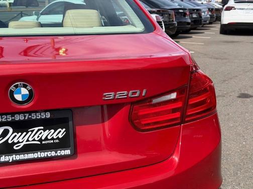 Melbourne Red Metallic 2014 BMW 320 i