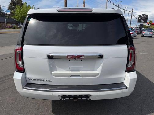 Summit White 2016 GMC Yukon XL Denali