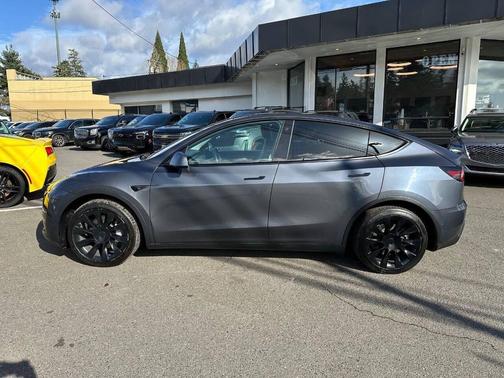 2021 Tesla Model Y Standard Range Rear-Wheel Drive