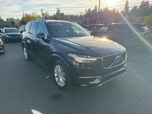 2016 Volvo XC90 T6 Momentum
