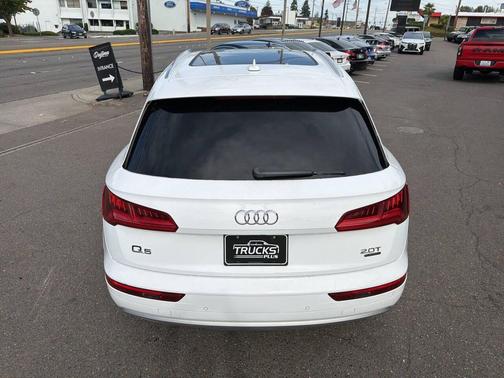 2018 Audi Q5 2.0T Premium Plus