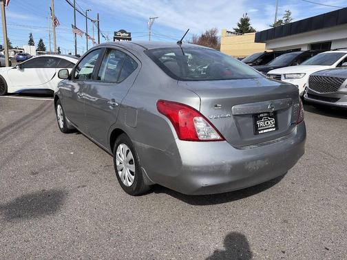 Magnetic Gray Metallic 2012 Nissan Versa 1.6 S