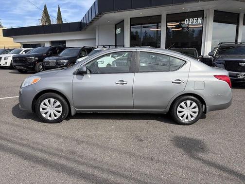 Magnetic Gray Metallic 2012 Nissan Versa 1.6 S