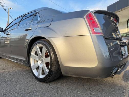 2012 Chrysler 300 SRT8