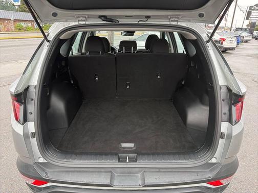 2022 Hyundai TUCSON SE