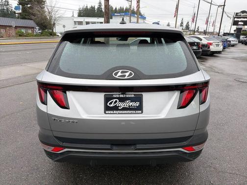 2022 Hyundai TUCSON SE