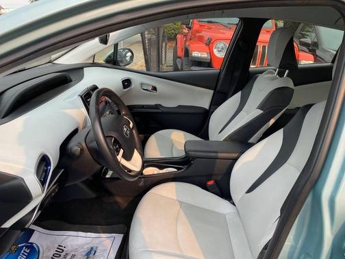 2016 Toyota Prius Four