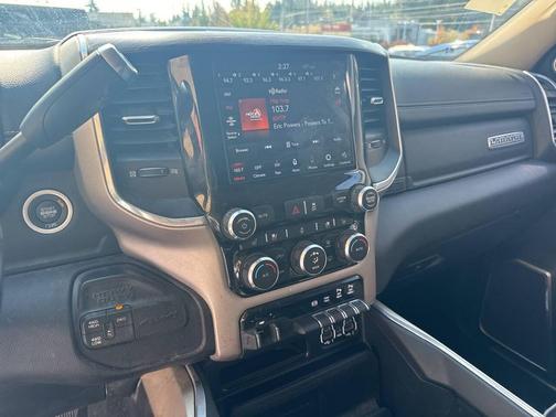 2021 RAM 2500 Laramie Crew Cab 4x4 6'4' Box