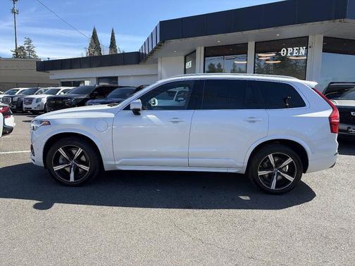 Crystal White Pearl 2016 Volvo XC90 Hybrid T8 R-Design