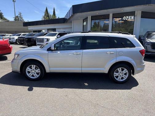 Bright Silver Metallic Clearcoat 2012 Dodge Journey SE