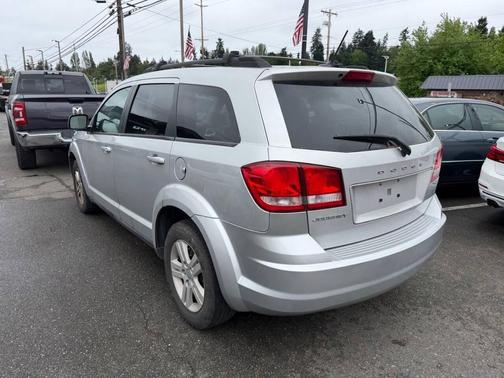 Bright Silver Metallic Clearcoat 2012 Dodge Journey SE