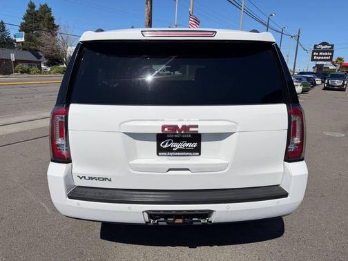 Summit White 2017 GMC Yukon SLT