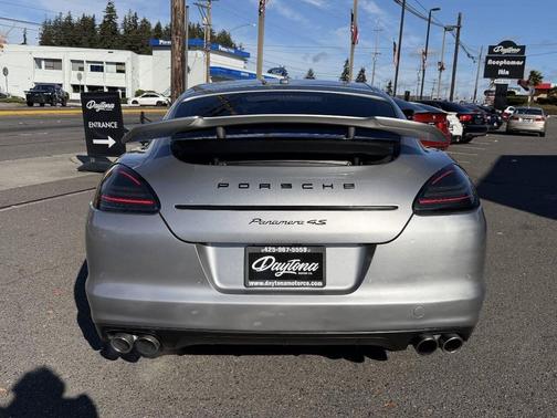 GT Silver Metallic 2012 Porsche Panamera 4S