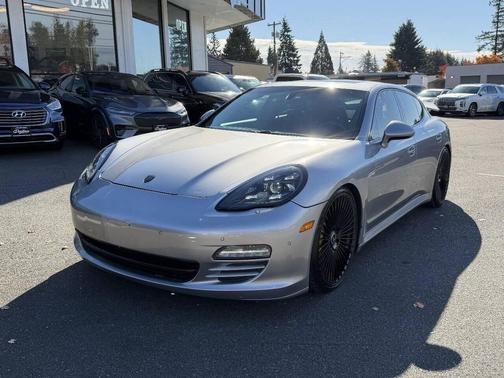GT Silver Metallic 2012 Porsche Panamera 4S