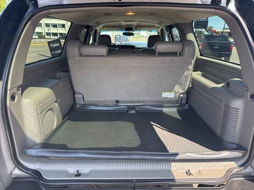 2004 Chevrolet Suburban 1500 LT