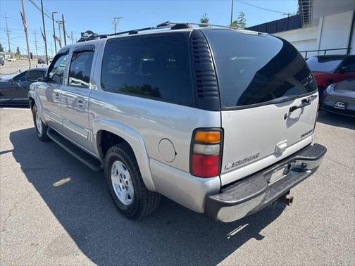 2004 Chevrolet Suburban 1500 LT