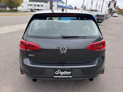 2016 Volkswagen Golf GTI 2.0T SE 4-Door