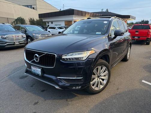 2017 Volvo XC90 T6 Momentum
