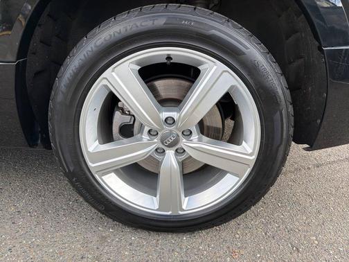 2019 Audi e-tron Premium Plus