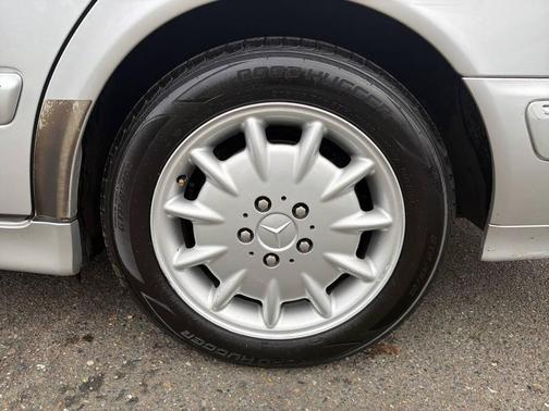 2000 Mercedes-Benz E-Class 4M