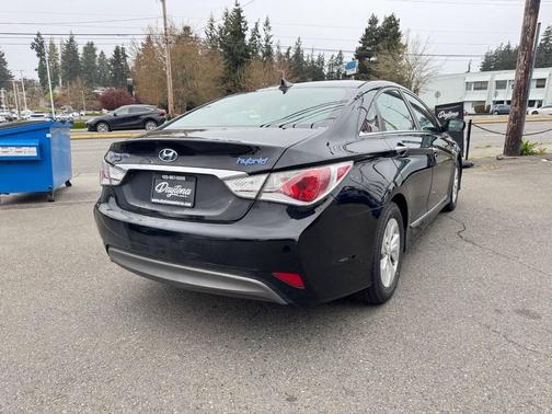 Eclipse Black 2014 Hyundai SONATA Hybrid Base
