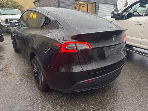 2023 Tesla Model Y Long Range AWD 4dr Crossover