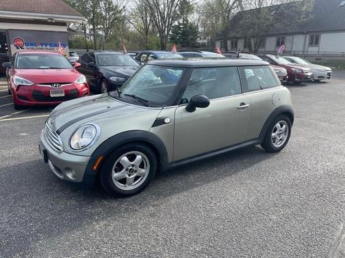 Gold 2008 MINI Cooper