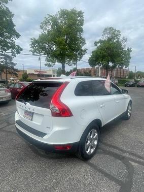 Ice White 2012 Volvo XC60 3.2