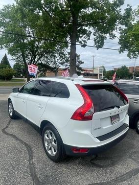 Ice White 2012 Volvo XC60 3.2