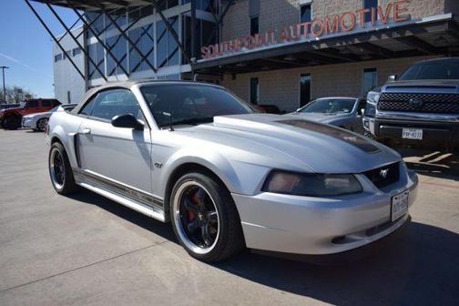 Silver Clearcoat Metallic 2000 Ford Mustang GT