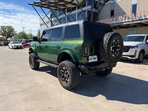 Eruption Green Metallic 2022 Ford Bronco Outer Banks