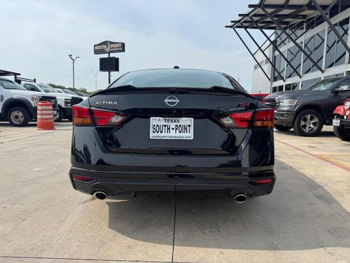 Black 2024 Nissan Altima 2.5 SR
