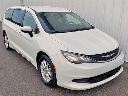 2021 Chrysler Voyager LX