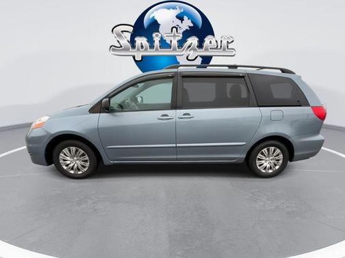 2010 Toyota Sienna 