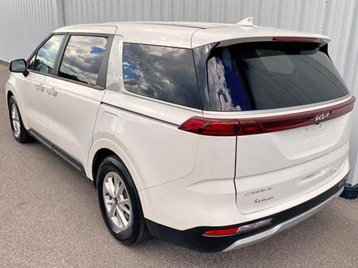 2023 Kia Carnival LX