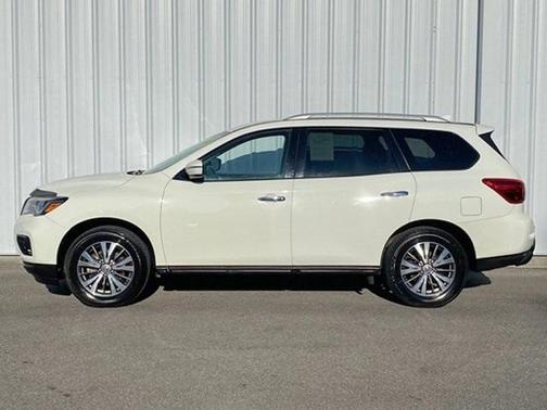 2019 Nissan Pathfinder SV
