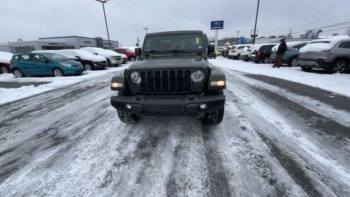 2023 Jeep Gladiator Sport