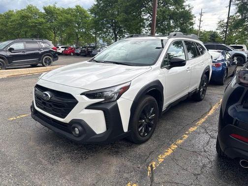 Crystal White Pearl 2024 Subaru Outback Onyx Edition XT
