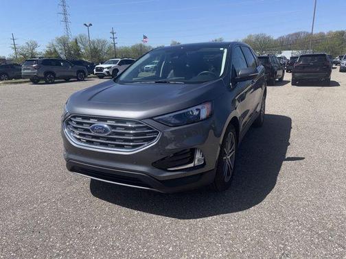 Carbonized Gray Metallic 2022 Ford Edge Titanium