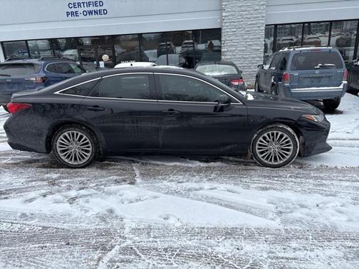 2022 Toyota Avalon Hybrid Limited