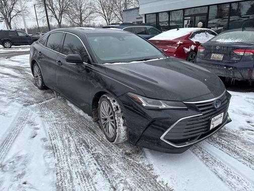 2022 Toyota Avalon Hybrid Limited