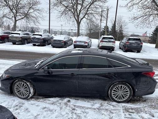 2022 Toyota Avalon Hybrid Limited