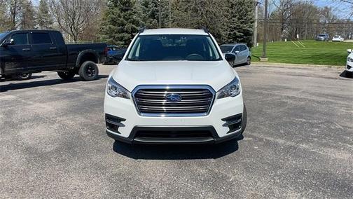 Photo 4 of 42 of 2019 Subaru Ascent Base 8-Passenger
