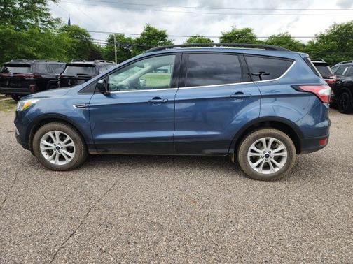 Blue Metallic 2018 Ford Escape SE