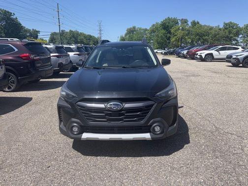 Crystal Black 2024 Subaru Outback Limited