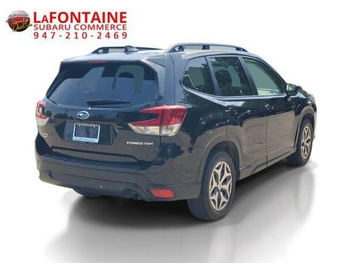 Crystal Black Silica 2023 Subaru Forester Premium